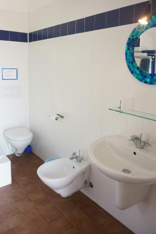Ne Farmhouse B&B Castagnola 64 מראה חיצוני תמונה